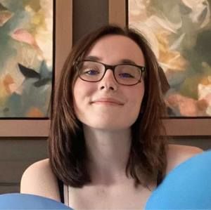 Meet your Posher, Holly